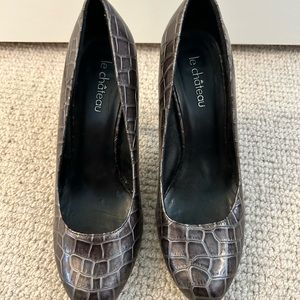 Grey rounded toe snakeskin print heels